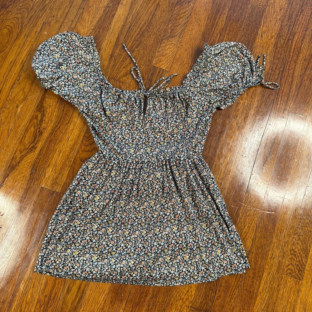 Urban Outfitters Jess's Floral Romper M (8-10) Black White